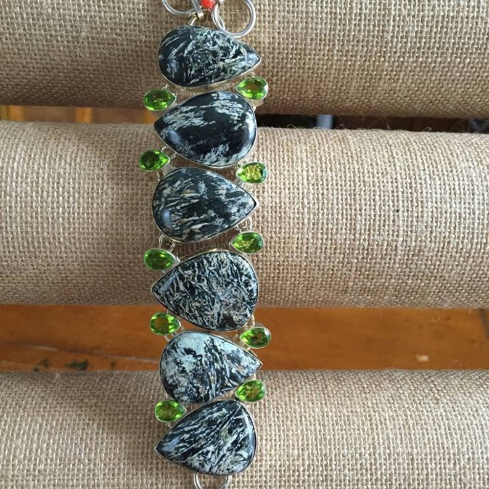 Bracelet 71/2'' - 81/2'' Semi-Precious Stone